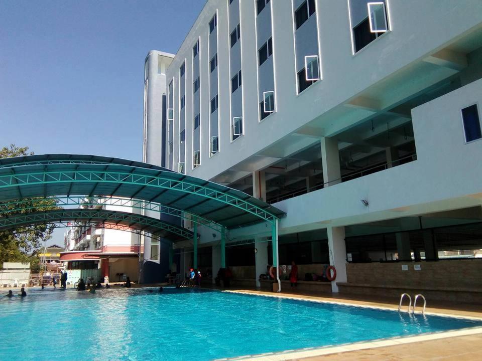 Hotel Asrc Алор Сетар Екстериор снимка